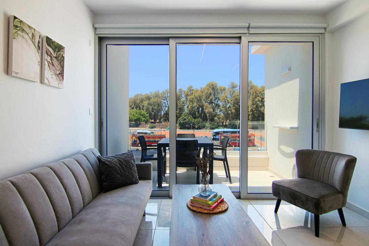 Phaedrus Living - Seaside Executive Flat Harbour 207 Apartment Paphos Exterior photo